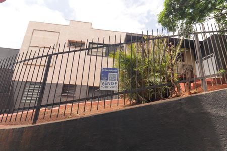 Casa à venda com 270m², 3 quartos e 4 vagas Casa à venda com 270m², 3 quartos e 4 vagasPlaca