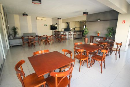 Apartamento à venda com 76m², 3 quartos e 2 vagas Apartamento à venda com 76m², 3 quartos e 2 vagasÁrea comum - Salão de festas