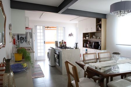 Casa à venda com 98m², 3 quartos e 2 vagasCopa