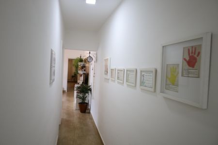 Casa à venda com 98m², 3 quartos e 2 vagasCorredor