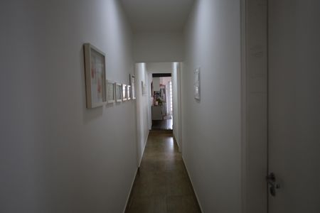 Casa à venda com 98m², 3 quartos e 2 vagasCorredor