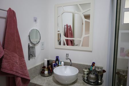 Casa à venda com 98m², 3 quartos e 2 vagasBanheiro do Quarto 2