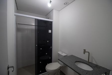 Banheiro de apartamento para alugar com 1 quarto, 36m² em Vila Sonia, São Paulo