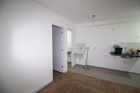 Sala/Cozinha de apartamento para alugar com 1 quarto, 36m² em Vila Sonia, São Paulo
