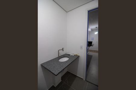 Banheiro de apartamento para alugar com 1 quarto, 36m² em Vila Sonia, São Paulo