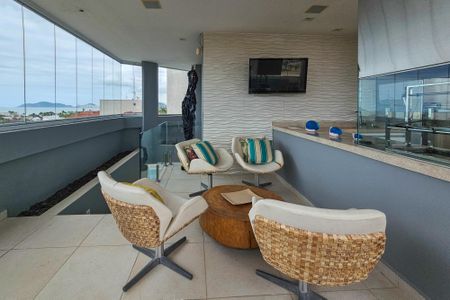 Apartamento para alugar com 215m², 3 quartos e 2 vagas Apartamento para alugar com 215m², 3 quartos e 2 vagasÁrea de Lazer privativa