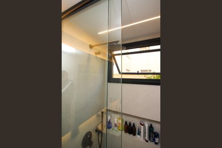 Banheiro de apartamento à venda com 1 quarto, 49m² em Farroupilha, Porto Alegre