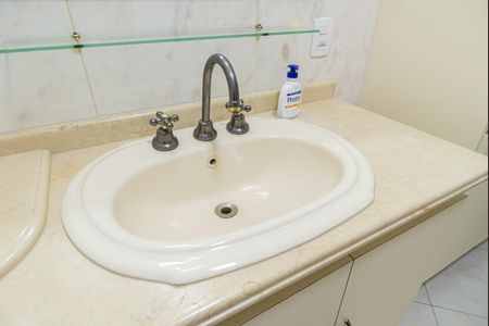 Apartamento à venda com 111m², 3 quartos e 1 vagaBanheiro da Suíte