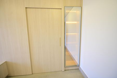 Sala de apartamento para alugar com 2 quartos, 75m² em Setor Bueno, Goiânia