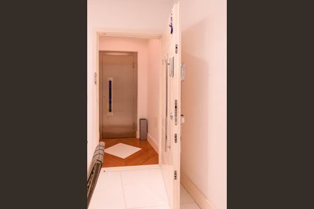 Apartamento à venda com 128m², 2 quartos e 1 vagaCorredor