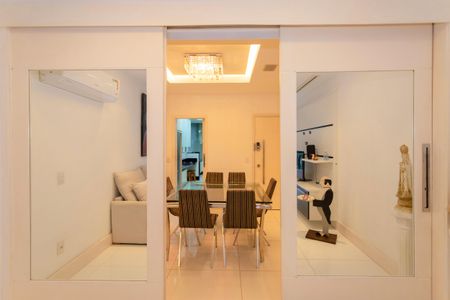 Apartamento à venda com 128m², 2 quartos e 1 vagaSala