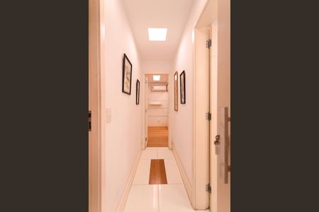 Apartamento à venda com 128m², 2 quartos e 1 vagaCorredor