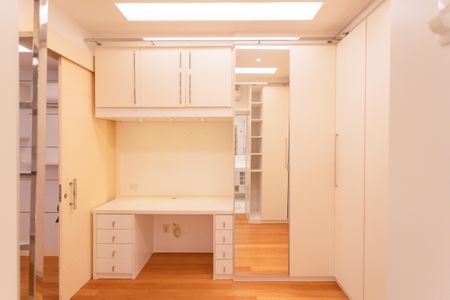 Apartamento à venda com 128m², 2 quartos e 1 vagaSuíte