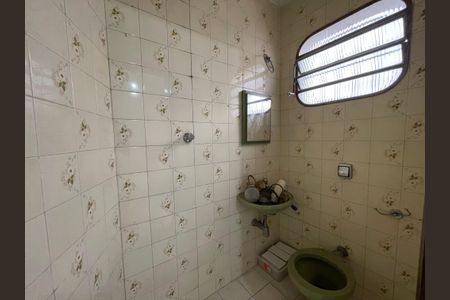 Casa à venda com 163m², 4 quartos e 2 vagas Casa à venda com 163m², 4 quartos e 2 vagasBanheiro de serviço