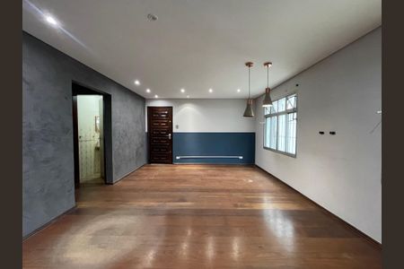 Casa à venda com 163m², 4 quartos e 2 vagas Casa à venda com 163m², 4 quartos e 2 vagasSala