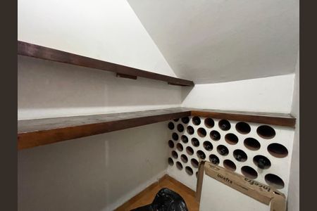 Casa à venda com 163m², 4 quartos e 2 vagas Casa à venda com 163m², 4 quartos e 2 vagasDespensa