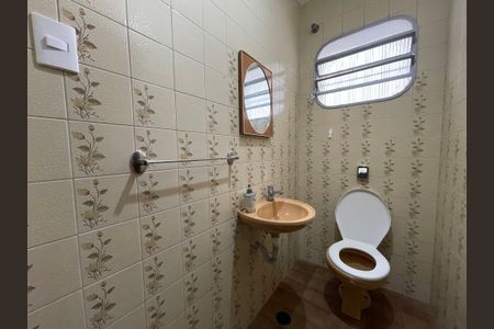 Casa à venda com 163m², 4 quartos e 2 vagas Casa à venda com 163m², 4 quartos e 2 vagasLavabo