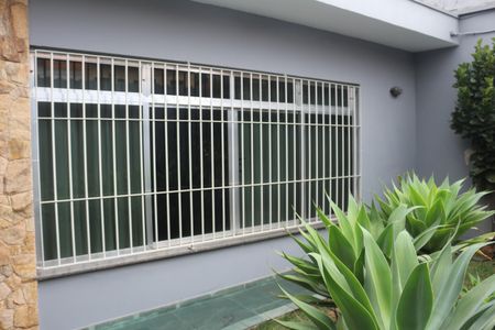 Casa à venda com 192m², 3 quartos e 4 vagasQuintal