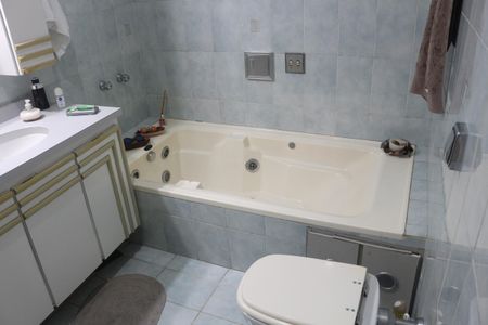 Casa à venda com 192m², 3 quartos e 4 vagasBanheiro 2