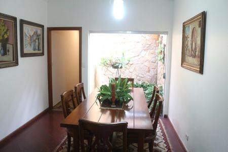 Casa à venda com 192m², 3 quartos e 4 vagasSala