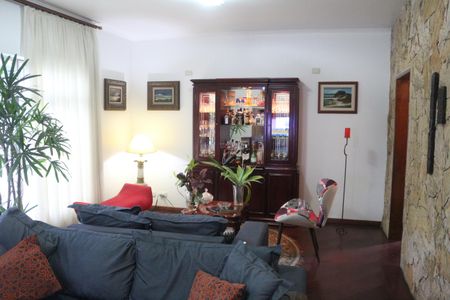 Casa à venda com 192m², 3 quartos e 4 vagasSala