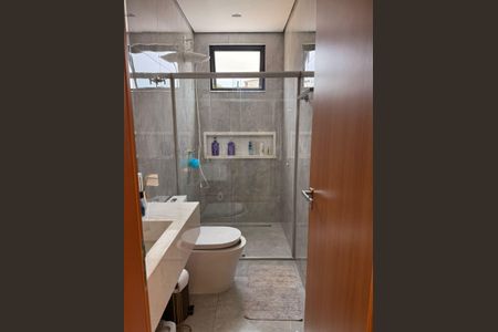 Casa à venda com 230m², 3 quartos e 2 vagasBanheiro