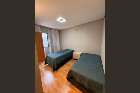 Casa à venda com 230m², 3 quartos e 2 vagasQuarto