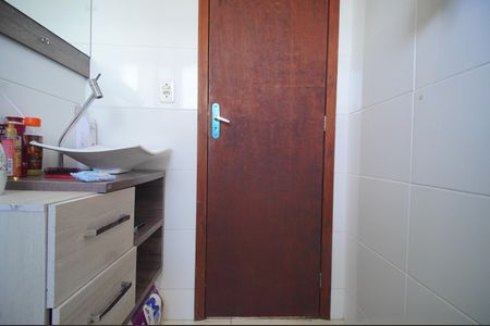 Casa à venda com 60m², 2 quartos e 2 vagasBanheiro