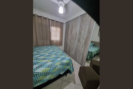 Casa à venda com 120m², 2 quartos e 2 vagas Casa à venda com 120m², 2 quartos e 2 vagasFoto 03