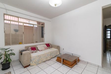 Casa à venda com 100m², 1 quarto e 1 vagaSala