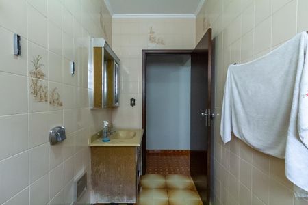 Casa à venda com 255m², 3 quartos e 4 vagasBanheiro Social 1