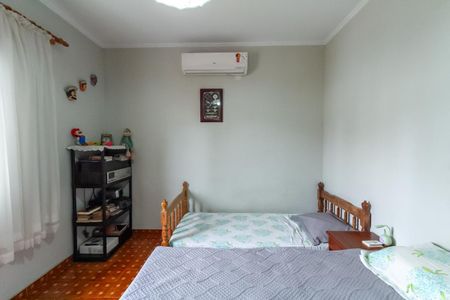 Casa à venda com 255m², 3 quartos e 4 vagasQuarto 2