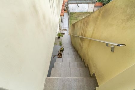 Casa à venda com 255m², 3 quartos e 4 vagasEscada