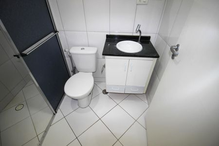 Banheiro de apartamento para alugar com 1 quarto, 37m² em Jardim Karolyne, Votorantim