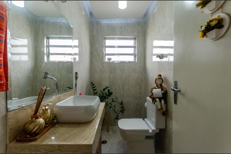 Casa à venda com 200m², 3 quartos e 2 vagasLavabo