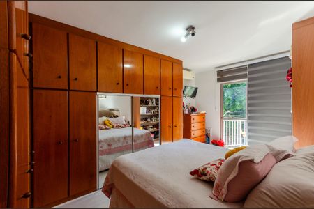 Casa à venda com 200m², 3 quartos e 2 vagasSuíte