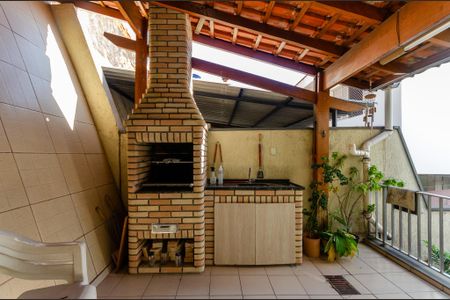 Casa à venda com 200m², 3 quartos e 2 vagasÁrea comum - Churrasqueira