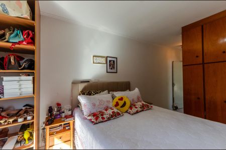 Casa à venda com 200m², 3 quartos e 2 vagasSuíte