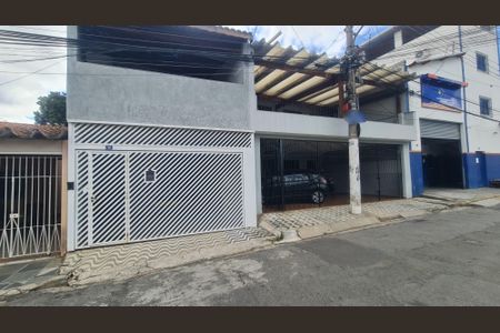 Casa à venda com 420m², 5 quartos e 4 vagas Casa à venda com 420m², 5 quartos e 4 vagasFachada do imóvel