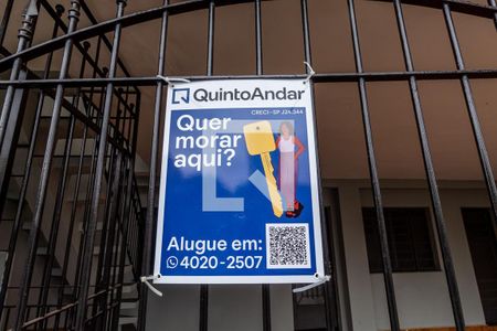 Casa à venda com 420m², 5 quartos e 4 vagas Casa à venda com 420m², 5 quartos e 4 vagasCasa 2