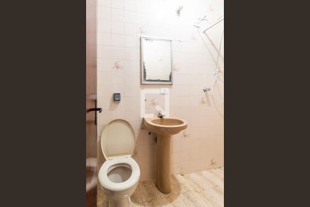 Casa à venda com 420m², 5 quartos e 4 vagas Casa à venda com 420m², 5 quartos e 4 vagasCasa 2