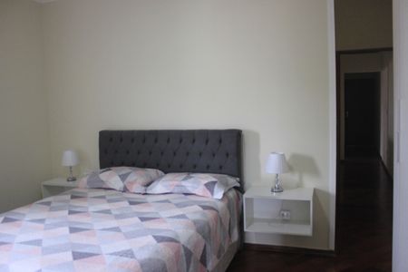 Casa à venda com 420m², 5 quartos e 4 vagasSuíte