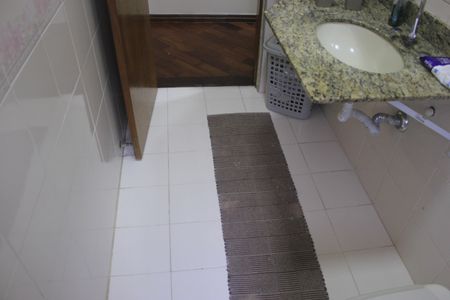 Casa à venda com 420m², 5 quartos e 4 vagasBanheiro social