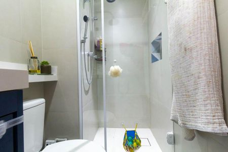 Apartamento à venda com 52m², 2 quartos e 1 vaga Apartamento à venda com 52m², 2 quartos e 1 vagaBanheiro Social