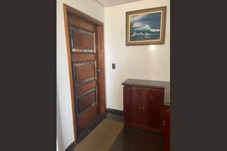 Apartamento para alugar com 560m², 4 quartos e 4 vagas Apartamento para alugar com 560m², 4 quartos e 4 vagasCorredor