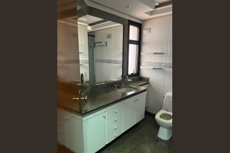 Apartamento para alugar com 560m², 4 quartos e 4 vagas Apartamento para alugar com 560m², 4 quartos e 4 vagasBanheiro 3