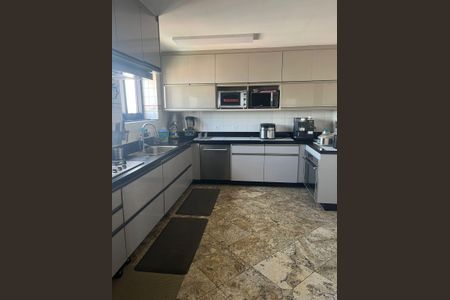 Apartamento para alugar com 560m², 4 quartos e 4 vagas Apartamento para alugar com 560m², 4 quartos e 4 vagasCozinha