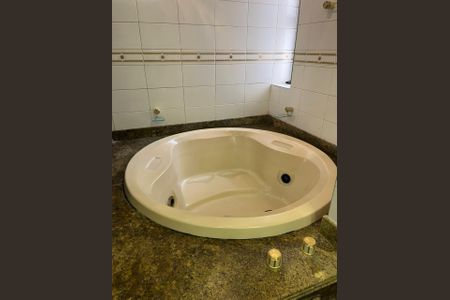 Apartamento para alugar com 560m², 4 quartos e 4 vagas Apartamento para alugar com 560m², 4 quartos e 4 vagasBanheiro Suíte