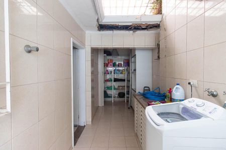 Casa à venda com 168m², 3 quartos e 2 vagasÁrea de Serviço