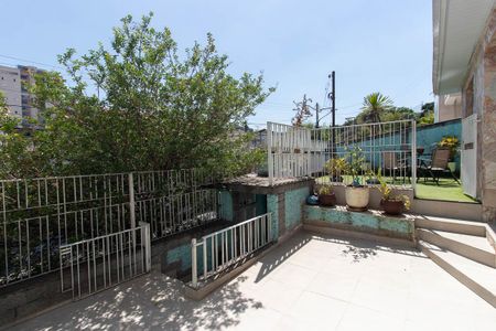 Casa à venda com 168m², 3 quartos e 2 vagasVaranda